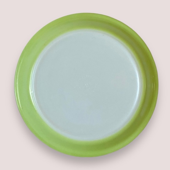 Midcentury Lime Green PYREX 909 Round 9 Inch Pie Dish Plate - Picture 5 of 10